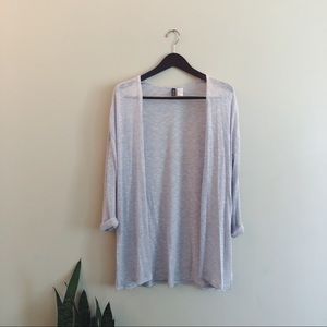LIGHTWEIGHT GRAY CARDIGAN